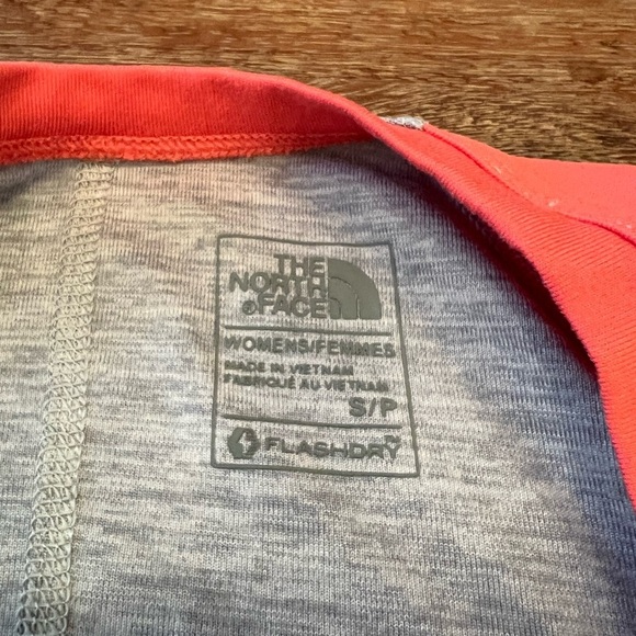 NWOT North Face Flash Dry women’s top size small - Picture 6 of 6
